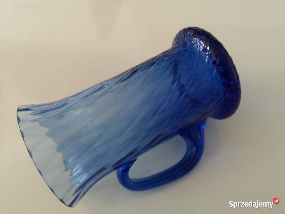 Wazon kufel niebieskie szkło vintage Porcelana i szkło Toruń sprzedam