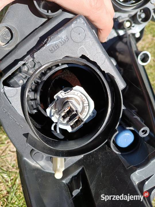 Lampa prawa przednia Peugeot 2008 9677810280 prawe Turek