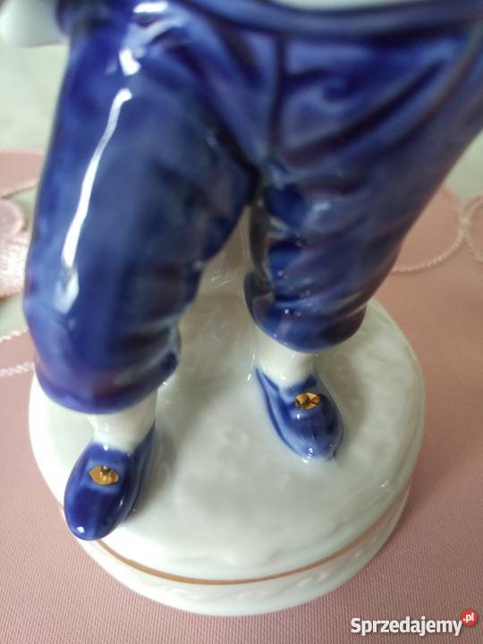 Figurka z porcelanychłopiec z winogronami Ropa sprzedam