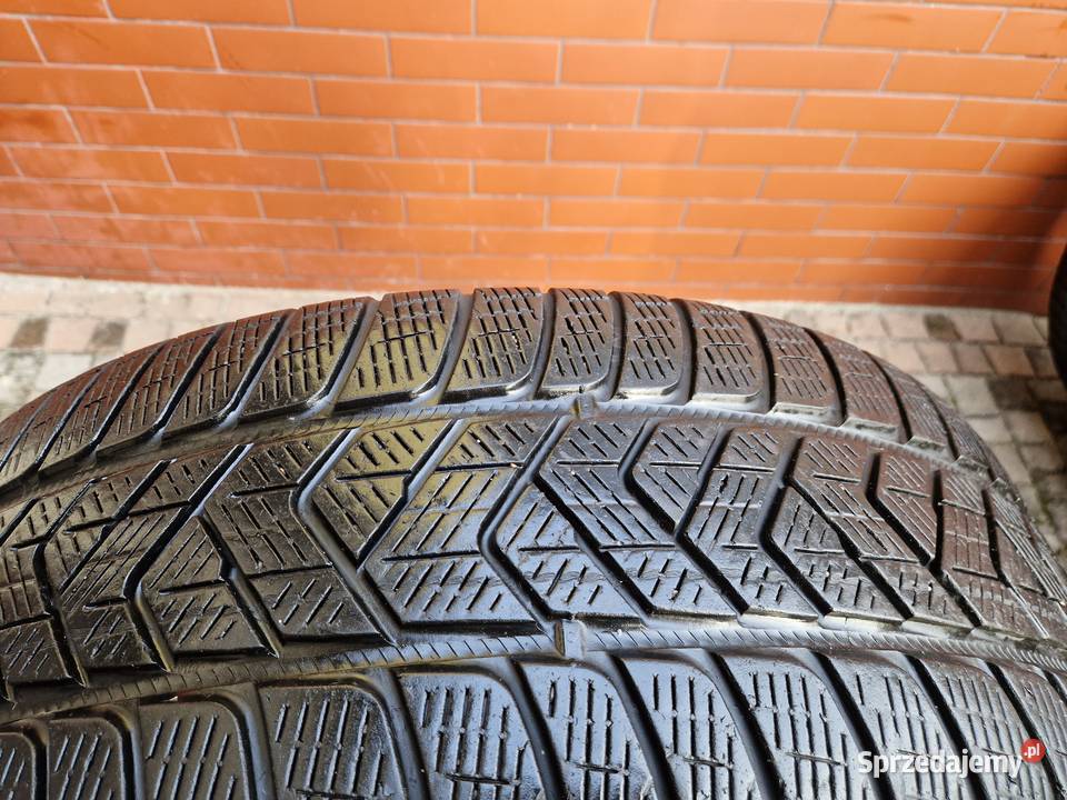 Komplet używanych opon zimowych Pirelli Scorpion Bibice sprzedam