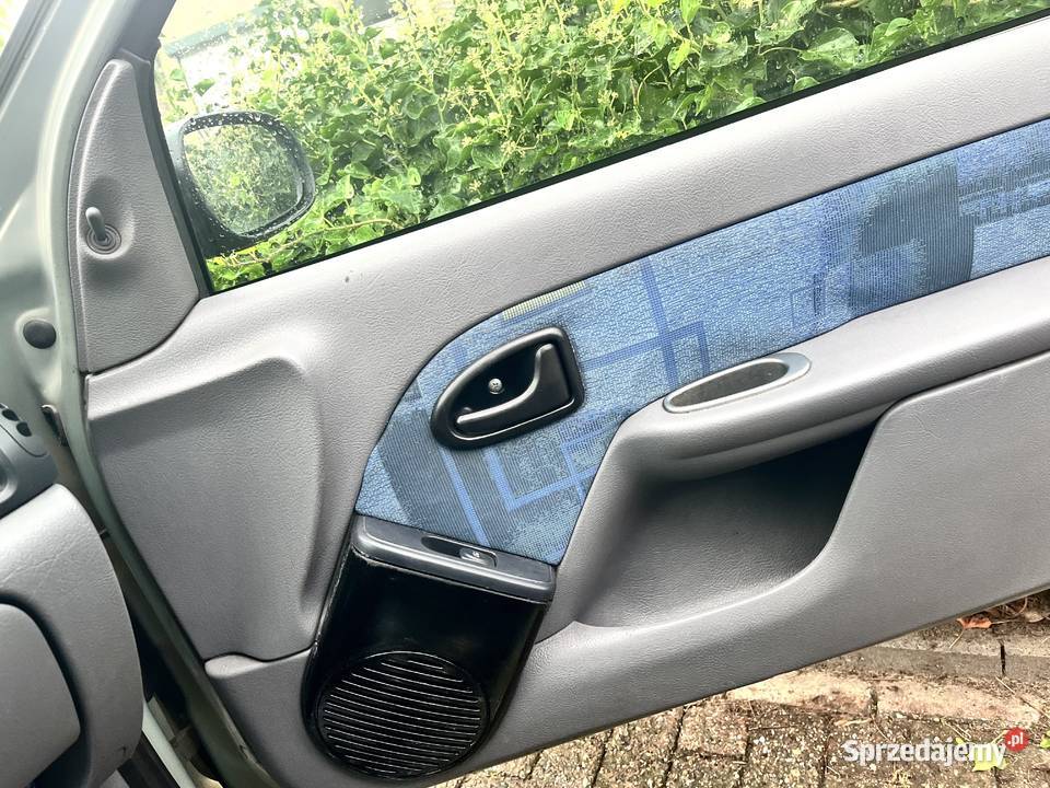 Doinwestowane ekonomicznie Renault Clio II 2000 Siemianowice Śląskie