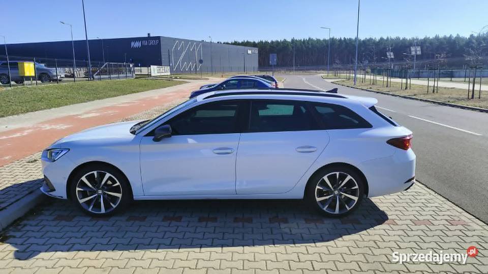 SEAT LEON SPORTSTOURER FR 15 TSI 130 45 PANORAMA Leon