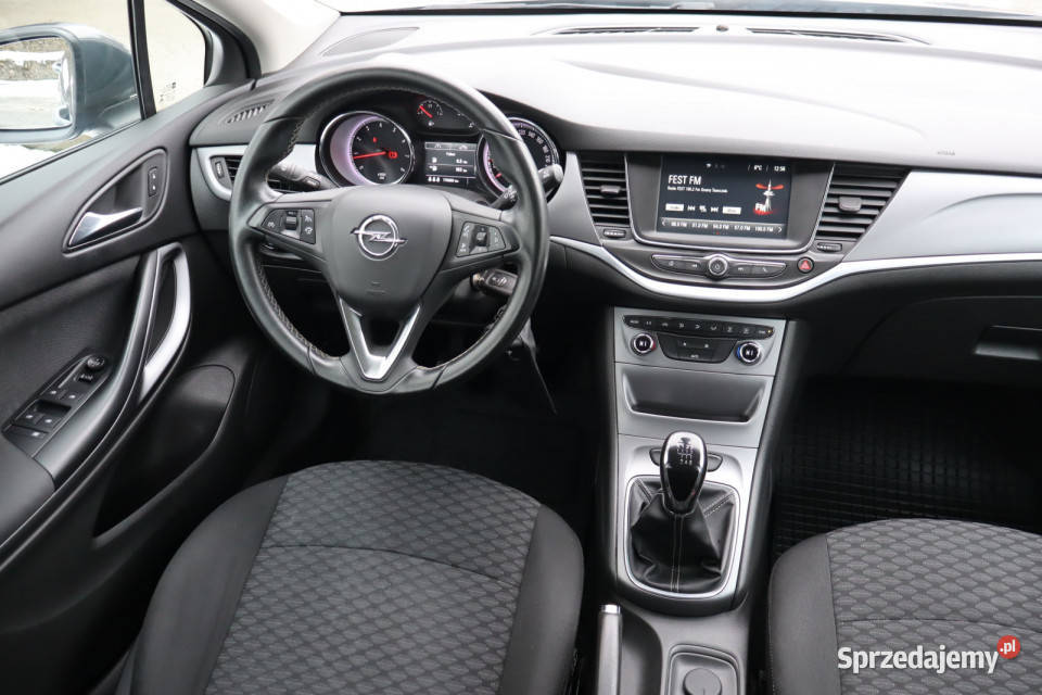 Opel Astra 14 T 92KM Astra