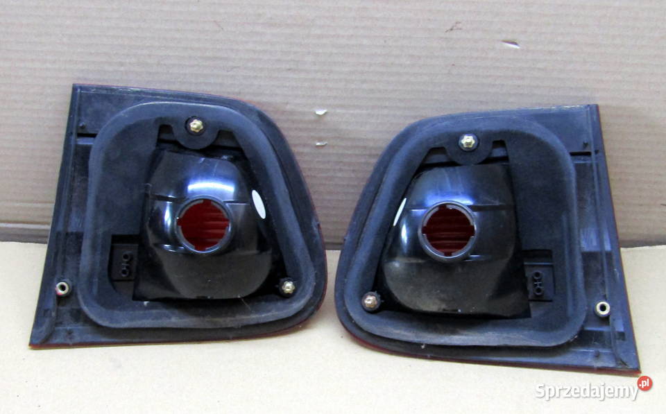 LAMPA TYLNA PRAWALEWA W KLAPĘ SEAT IBIZA II 6K Lampy tylne Mysłaków sprzedam