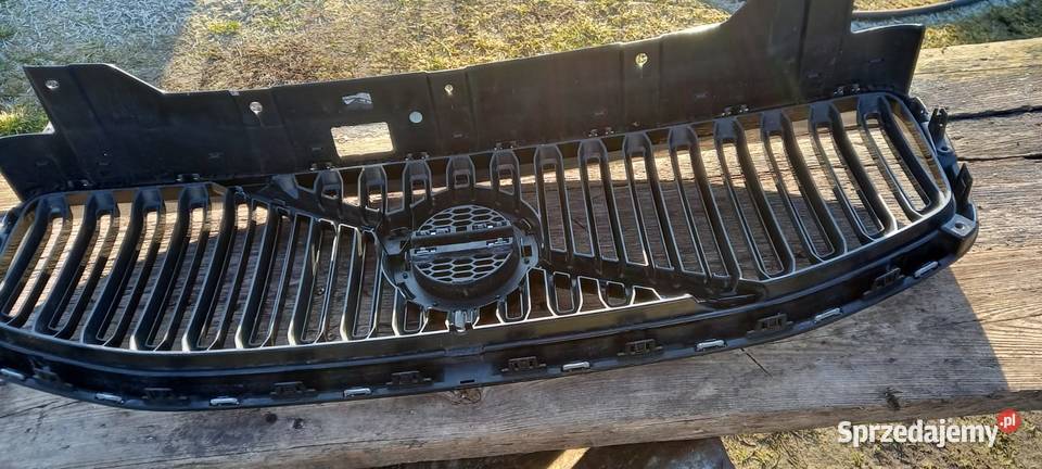 Sprzedsm grill antrapa volvo xc60 2 generacjia Borek