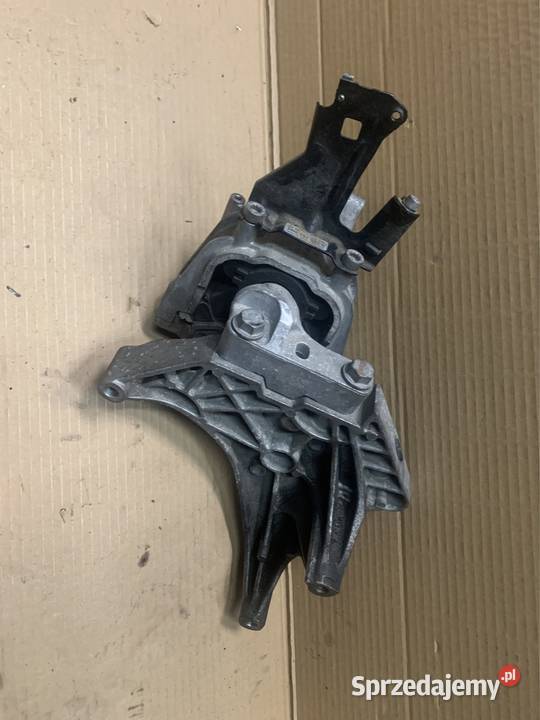 Łapa mocowanie silnika 5N0131552E vw tiguan 5N Silniki i osprzęt