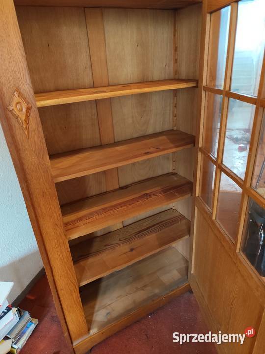 stara zabytkowa witryna biblioteczka Lubin