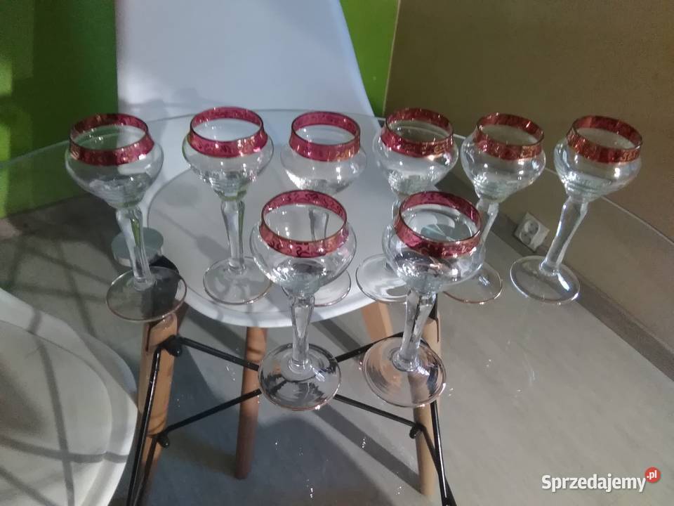 Sprzedam Kieliszki PRL Hortensja Osiem Sztuk Ceramika i szkło Golub-Dobrzyń