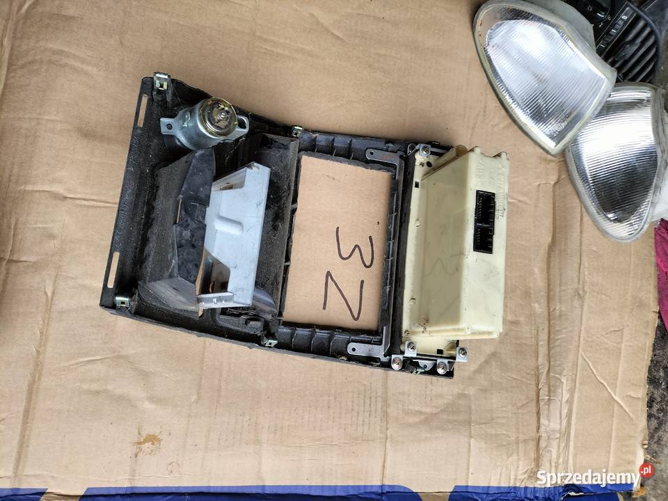 ŚRODKOWA KRATKA PANEL NAWIEWU Mitsubishi Galant panele sterowania, przełączniki Kamień-Kolonia sprzedam