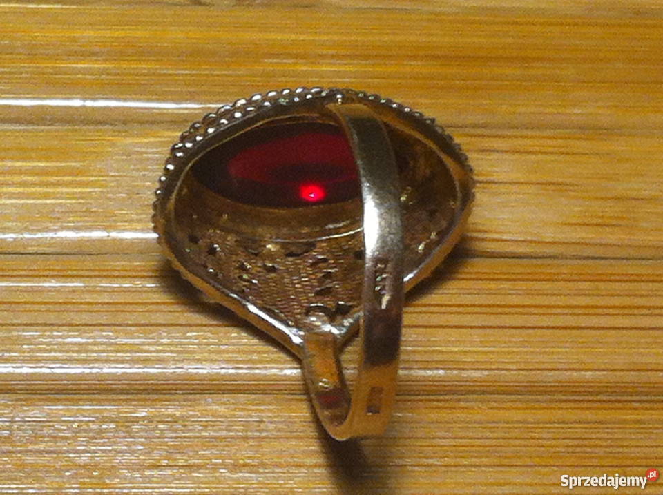 Pozłacany srebrny pierścionek z rubinem Lublin