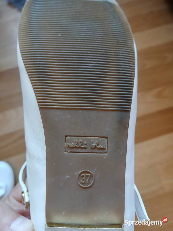 Sprzedam buty komunijne Wschowa