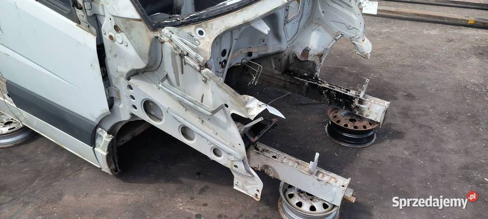 ĆWIARTKA PRAWA PRZÓD MERCEDES SPRINTER 313