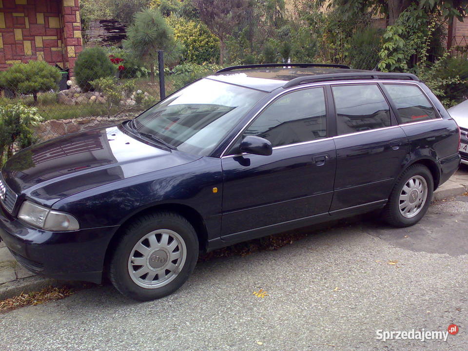 AUDI A4 16 MPI Bez rdzy FABRYCZNY LAKIER HAK nieuszkodzony Lublin