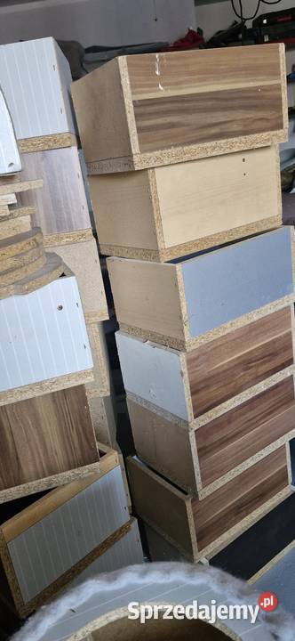 Sprzedam skrzynkistelaże na pufy Nysa