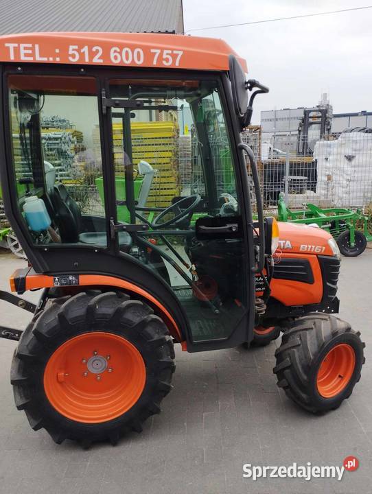 Ciągnik Kubota B1161 4x4 brutto Kabina ogrzewana nieuszkodzony Księżyno