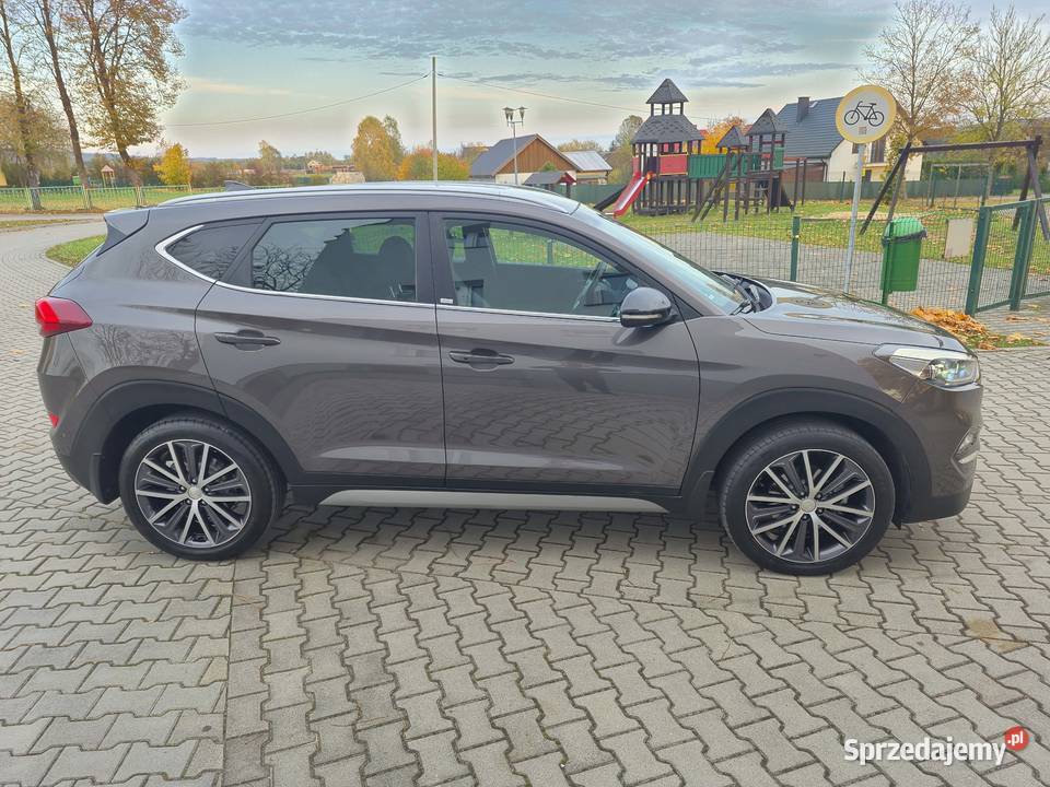 Hyundai Tucson 20 CRDI Passion Plus 4WD Rok produkcji 2018 Makoszyn