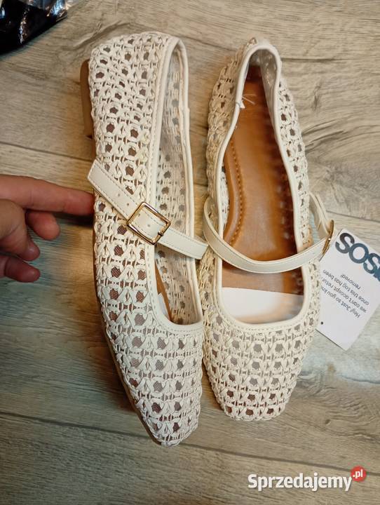 40 ASOS Białe baleriny ażurowe z zapięciem z Kraków