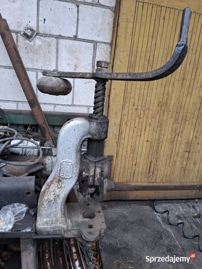 Prasa balansowa do wyciskania tulejek