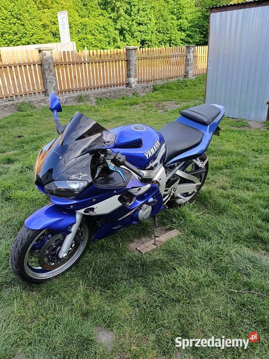 Yamaha R6 sportowy