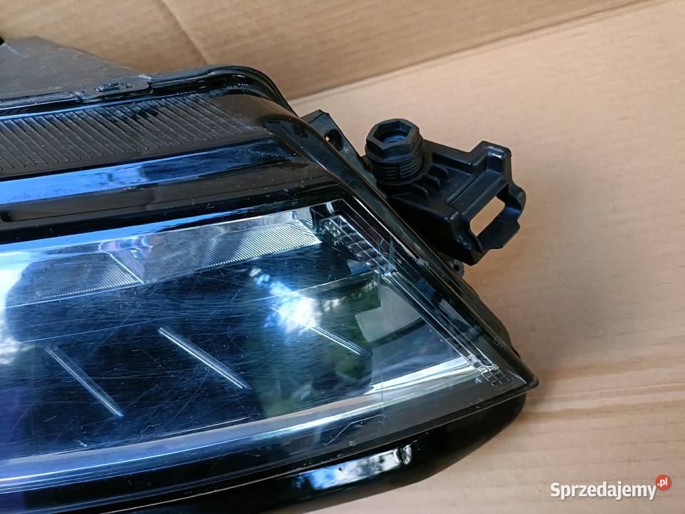 LAMPA PRAWA PRZÓD PRZEDNIA SKODA KAROQ FULL LED osobowe Drezdenko