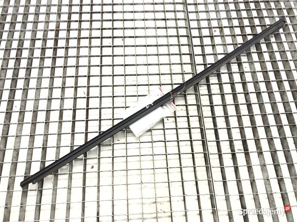 LISTWA ZGARNIAJĄCA TYŁ LEWA BMW F36