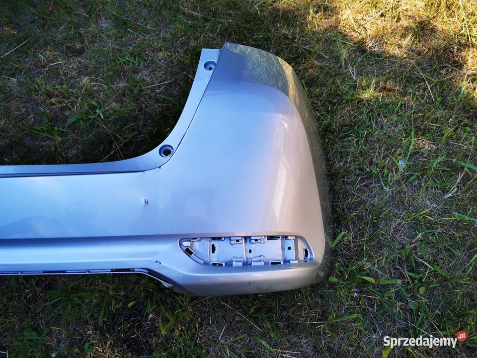 Ładny zderzak Auris Kombi 2016 bez czujników Tychy