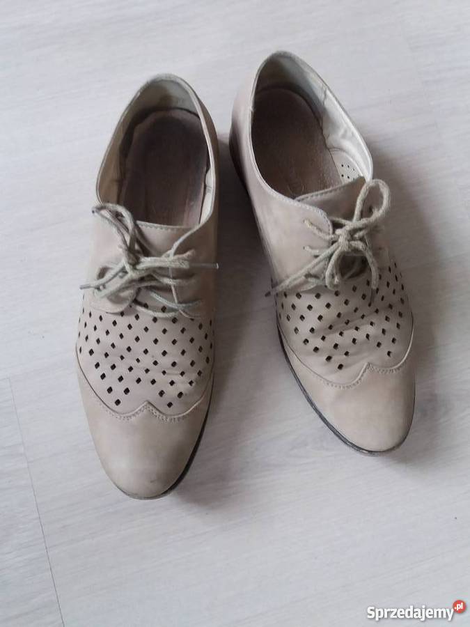 Buty na wiosnę 38 przewiewne na płaskim obcasie Rozmiar 38 Kielce