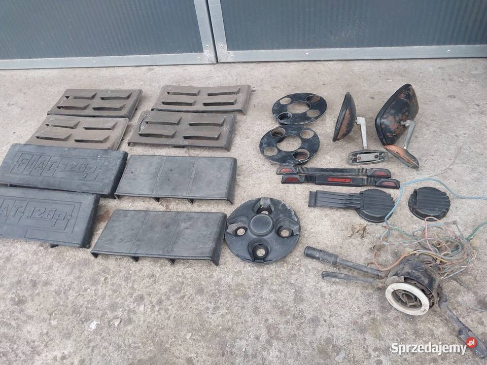 Fiat 126p dużo czesci maska drzwi wloty lusterka Konin sprzedam