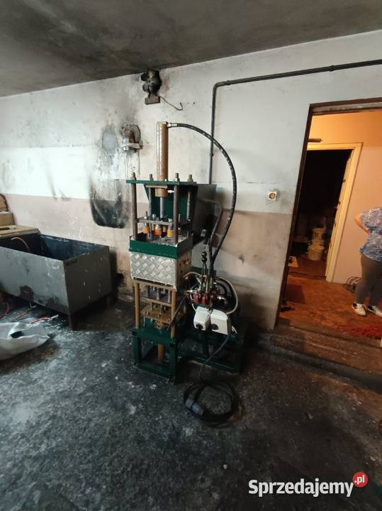 prasa maszyna do wkładów zniczy świec Ciechanów