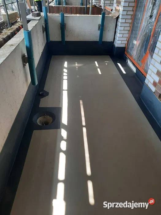 Płaskie dachyHydroizolacje Płynne Membrany Kielce usługi budowlane