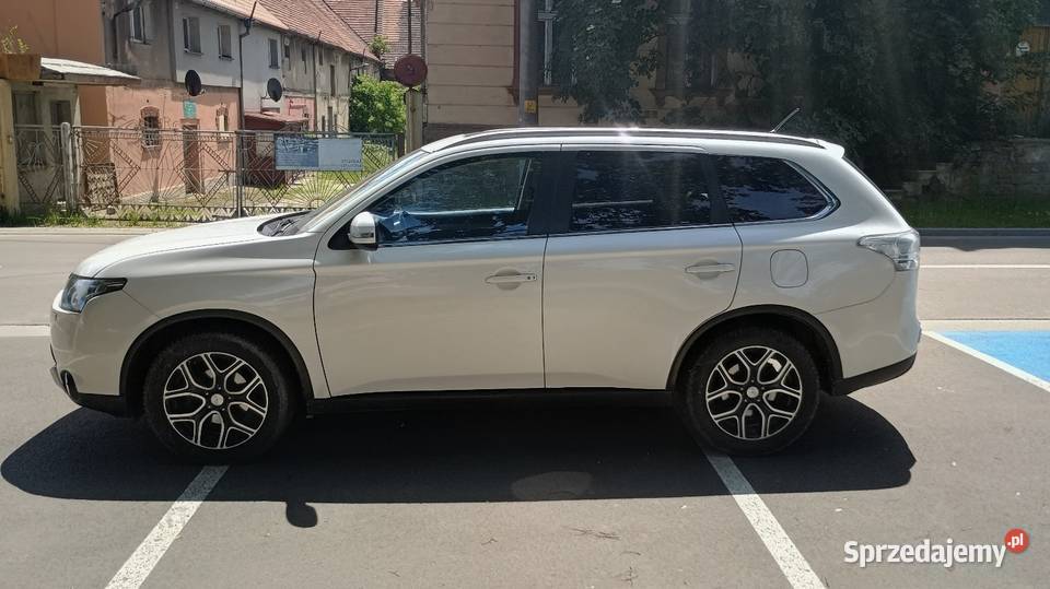 Mitsubishi Outlander salon 4x4 faktura VAT wspomaganie kierownicy Strzegom sprzedam