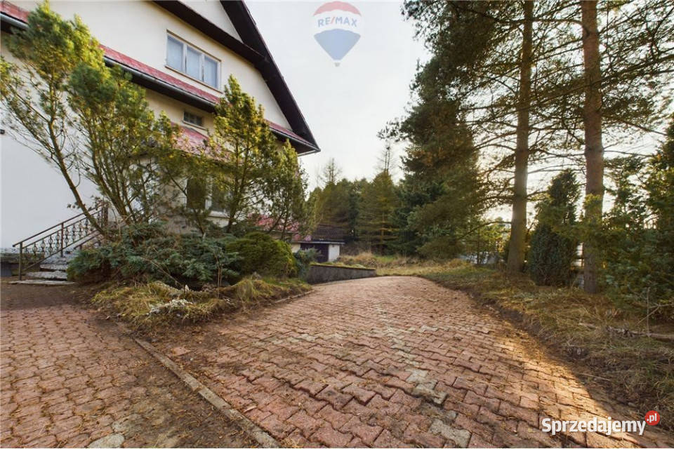 Elegancki dom komfort przestrzeń i możliwości Jabłonka