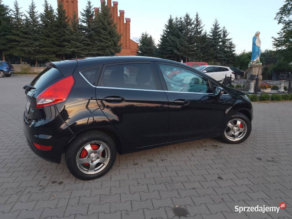 Ford Fiesta 2010r 16 Benzyna 120 wersja TITANIUM Radom sprzedam