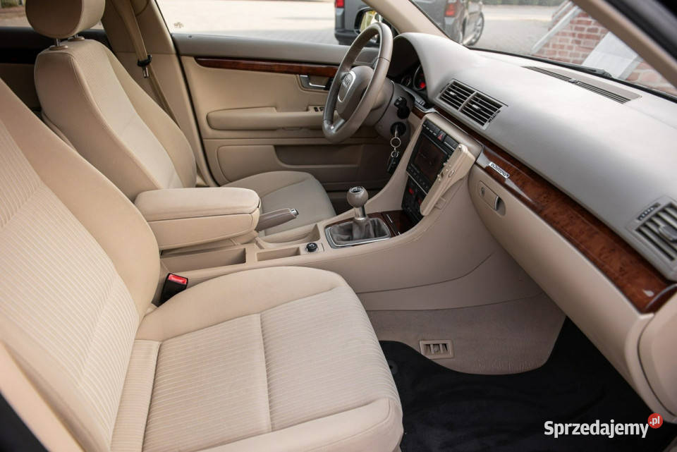 Audi A4 Limousine SLine 20T 200 Quattro Manual lakier metallic Zwoleń