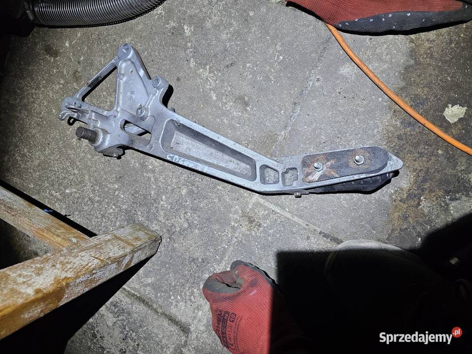 Honda CB 600 f Hornet s set prawy podnóżek Jelenia Góra