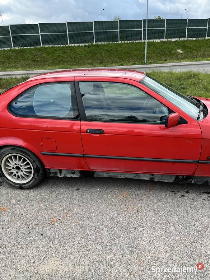 Bmw E36 automat compact fajna baza do renowacji Marki
