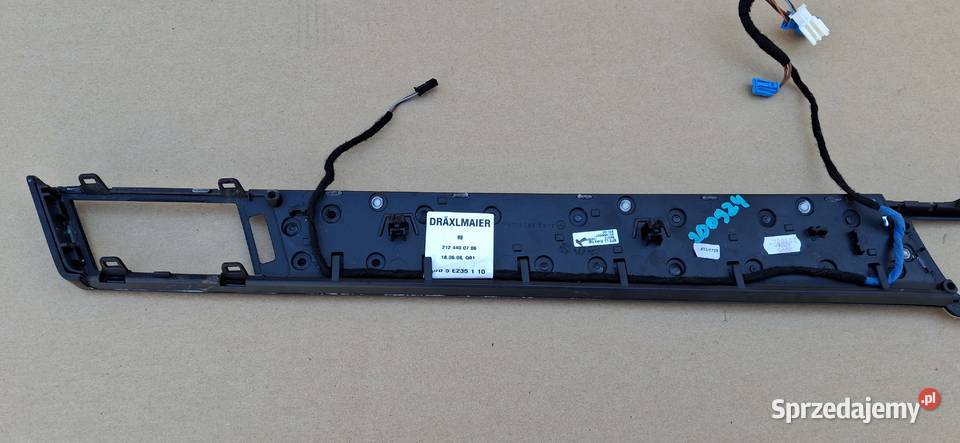 MERCEDES EKLASA W212 DEKOR LISTWA OZDOBNA DESKI