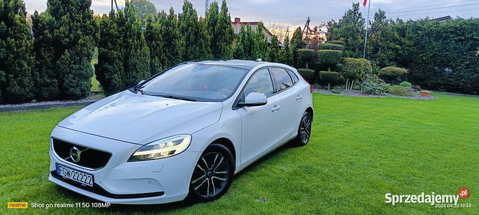 Volvo V40 2.0 Diesel 2017 rok. Stan techniczny i wizualny bardzo dobry.