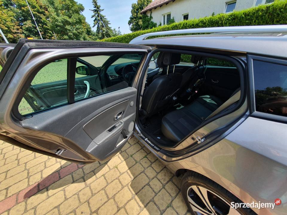 Renault Megane III kombi Bose 19 dCi Hak 2