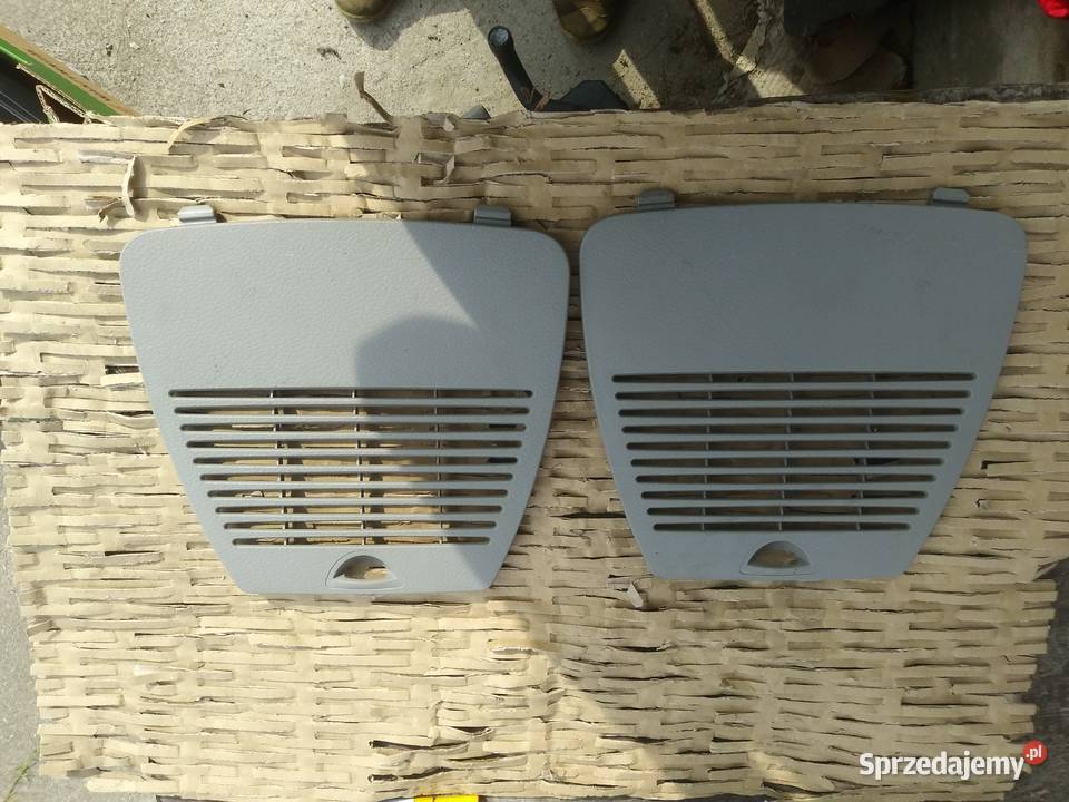 Renault Modus osłonka plastik zaślepka bagażnika Pozostałe Dębno