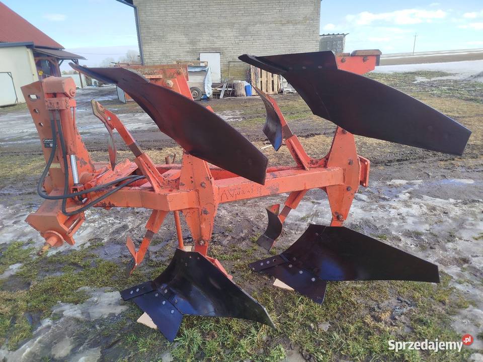 Pług obrotowy Gregoire Besson Pługi świętokrzyskie Garbacz