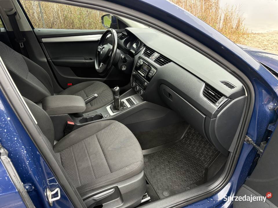 Skoda Octavia 16tdi 2016 sedan zarejestrowana światła do jazdy dziennej Oława