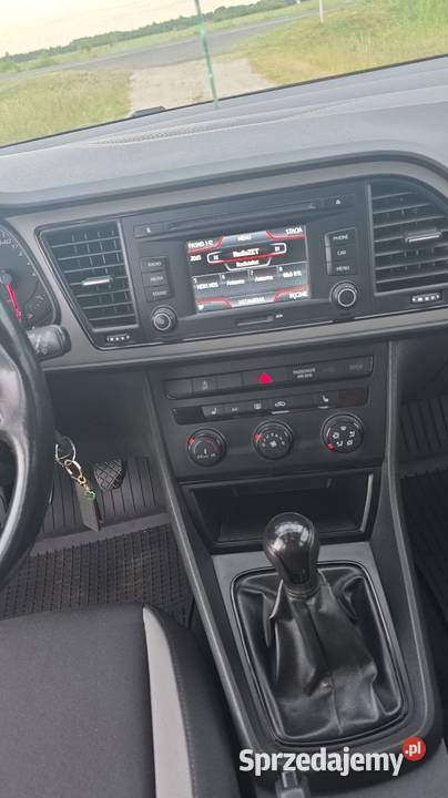 Seat leon 3 16 tdi Drezdenko