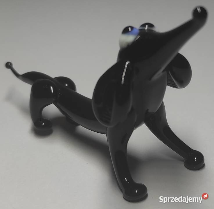 Szklany jamnik pies ze szkła czarny szkło
