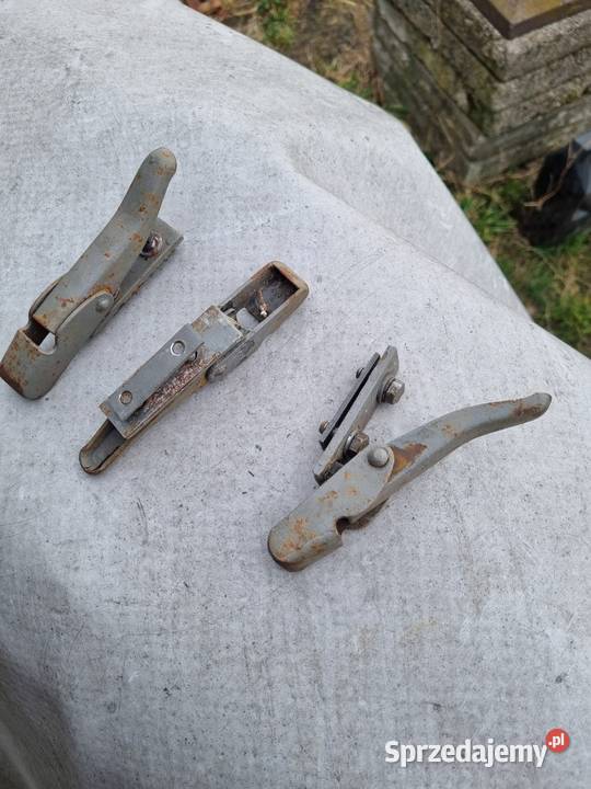 Sprzedam uchwyty pokrywy silnika do Stara 28 i Bełchatów sprzedam