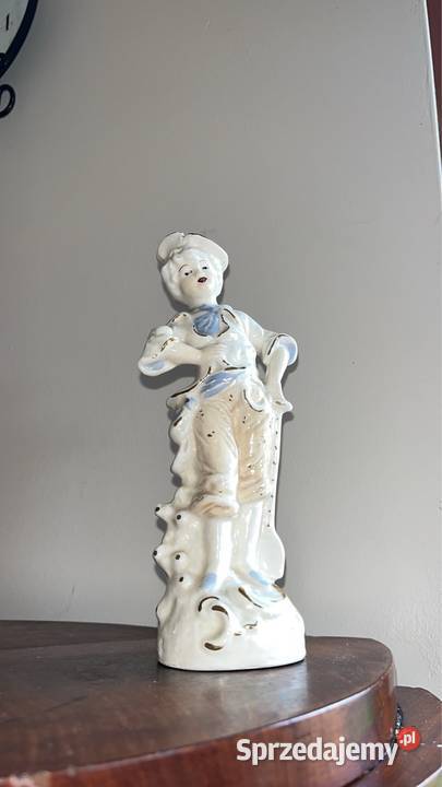 Figurka młodzieńca Bez sygnatury Gdańsk