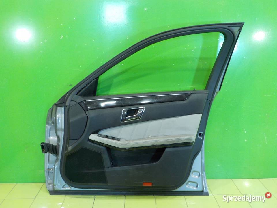 MERCEDES E W212 11r SEDAN 4D drzwi prawe przod mazowieckie Suków