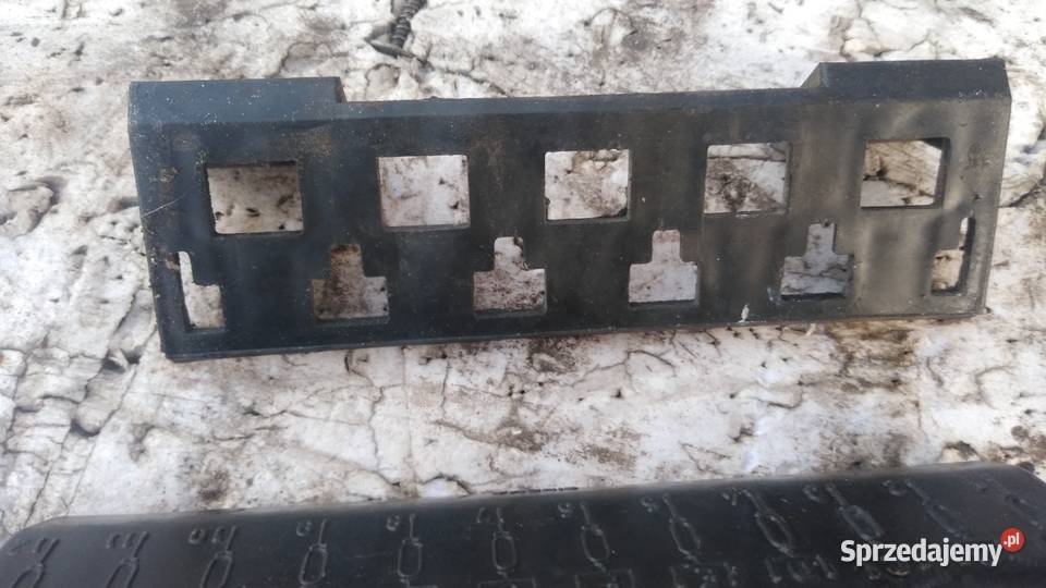 Fiat 125 skrzynka bezpiecznikow popielniczka Wyposażenie wnętrza Stalowa Wola sprzedam