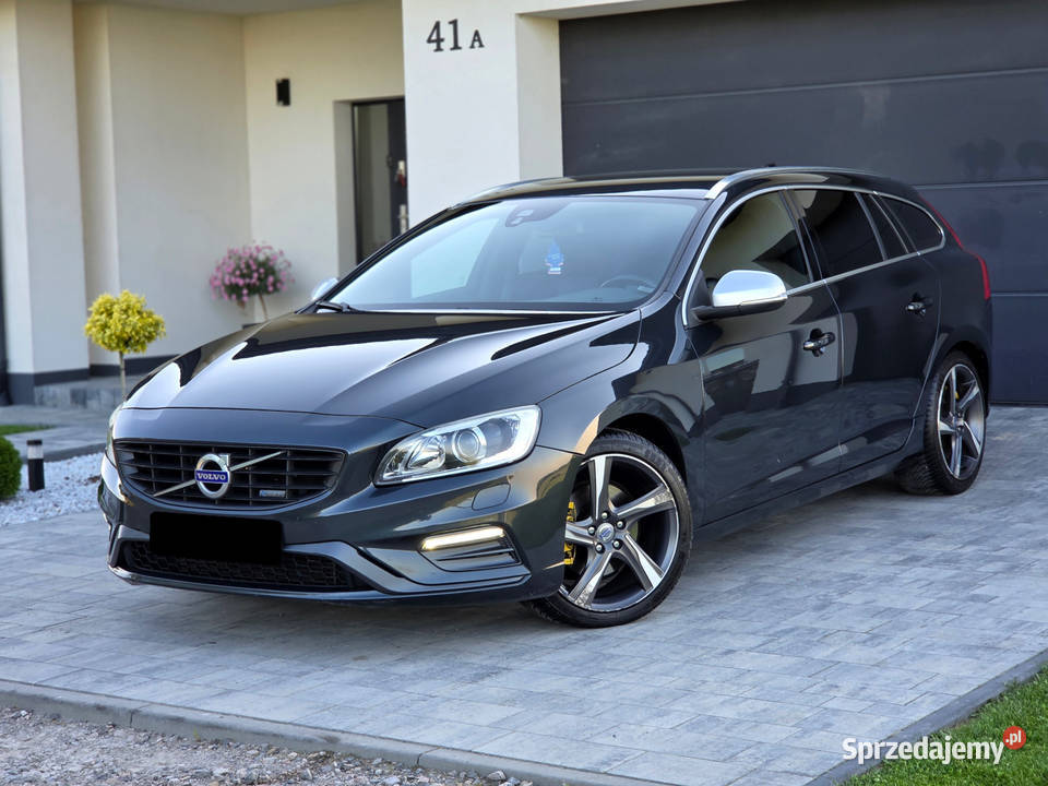 Volvo v60 20D RDESIGN Zarejestrowany Ważne Rok produkcji 2014 Zamość sprzedam