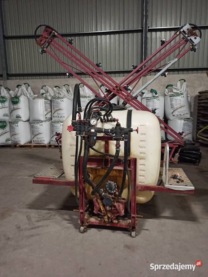 Opryskiwacz hardi 600litrow Lucynowo